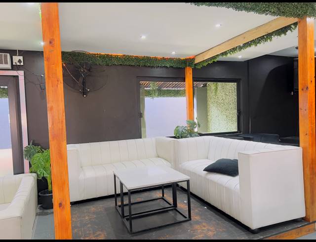 211M² BAR/PUB FOR SALE IN KANYAMAZANE